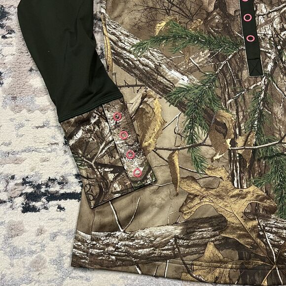 UNDER ARMOUR Scent Control Cold Gear Camo Top Women MEDIUM Hunting Fitted V-Neck - Picture 10 of 10